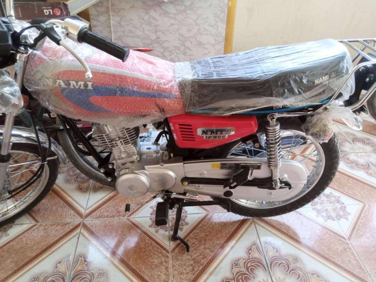 دراجه ناما شلامجه بعدها حتى ما ساحكه رقم أربيل صارلها 20 يوم طالعه من الوكيل سعرها مليونين 150 مكاني بصرة خمسة ميل


**إذا كنت صاحب هذا الإعلان وتريد حذفه لأي سبب، رجاءا أرسل رسالة إلى الدعم الفني**