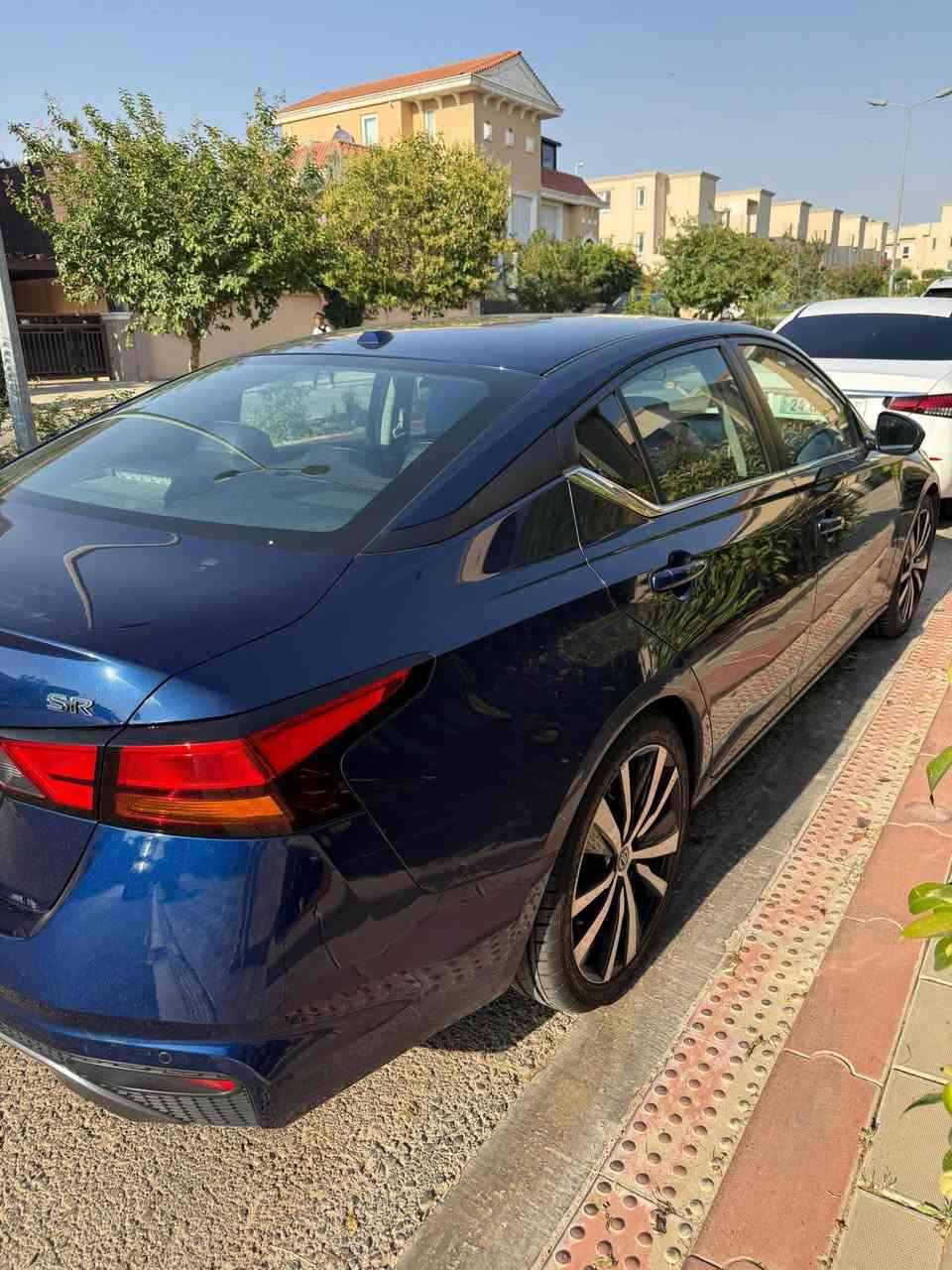 سلام عليكم 
التما موديل ٢٠٢٢
بحاله ممتازه 
تخم تاير جديد 
صدر امامي خلفي 
على وضع الشركه 
بيها قطعه وحده البنيد 
صور الحادث موجوده واضحه 
متواجده في اربيل
كامره حساسات 
رادار امامي 
رادار مسار 
ماشيه ١٦٧ الف كيلو 
سياره نظيفه 
للاستفسار 
***********
واتساب 

السعر ١٥٣ وبيها مجال أربيل, العراق
