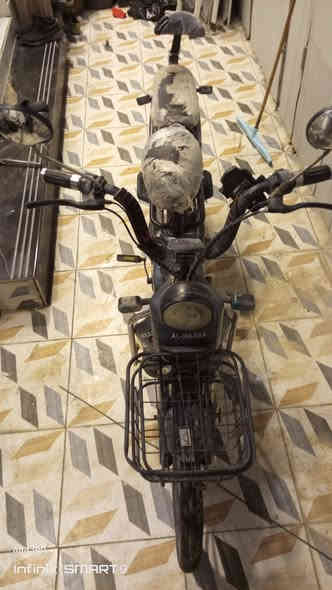 السلام عليكم عندي دراجه شحن مستعمله للبيع نقوصات هيه شااشه وبطاريات وبريك امامي ويده فالته سعر 120بيه مجال وسط مكاني الغزاليه رقم ***********
