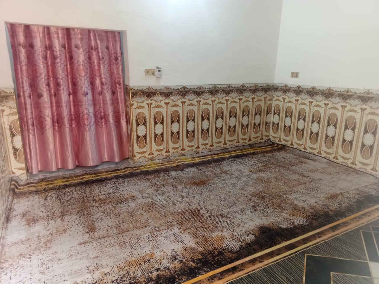 اسلام عليكم بيت للبيع المجر الكبير حي الإخلاص قرب بيت جبار محي مساحه 250يحتوي ع 3غرف نوم وصاله ومطبخ واستقبال  ***********
