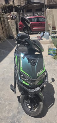 من رحصت الادمن دراجه شحن بيه بس بطاريان سعره سرعه 75 السعر 550 الف وبي...