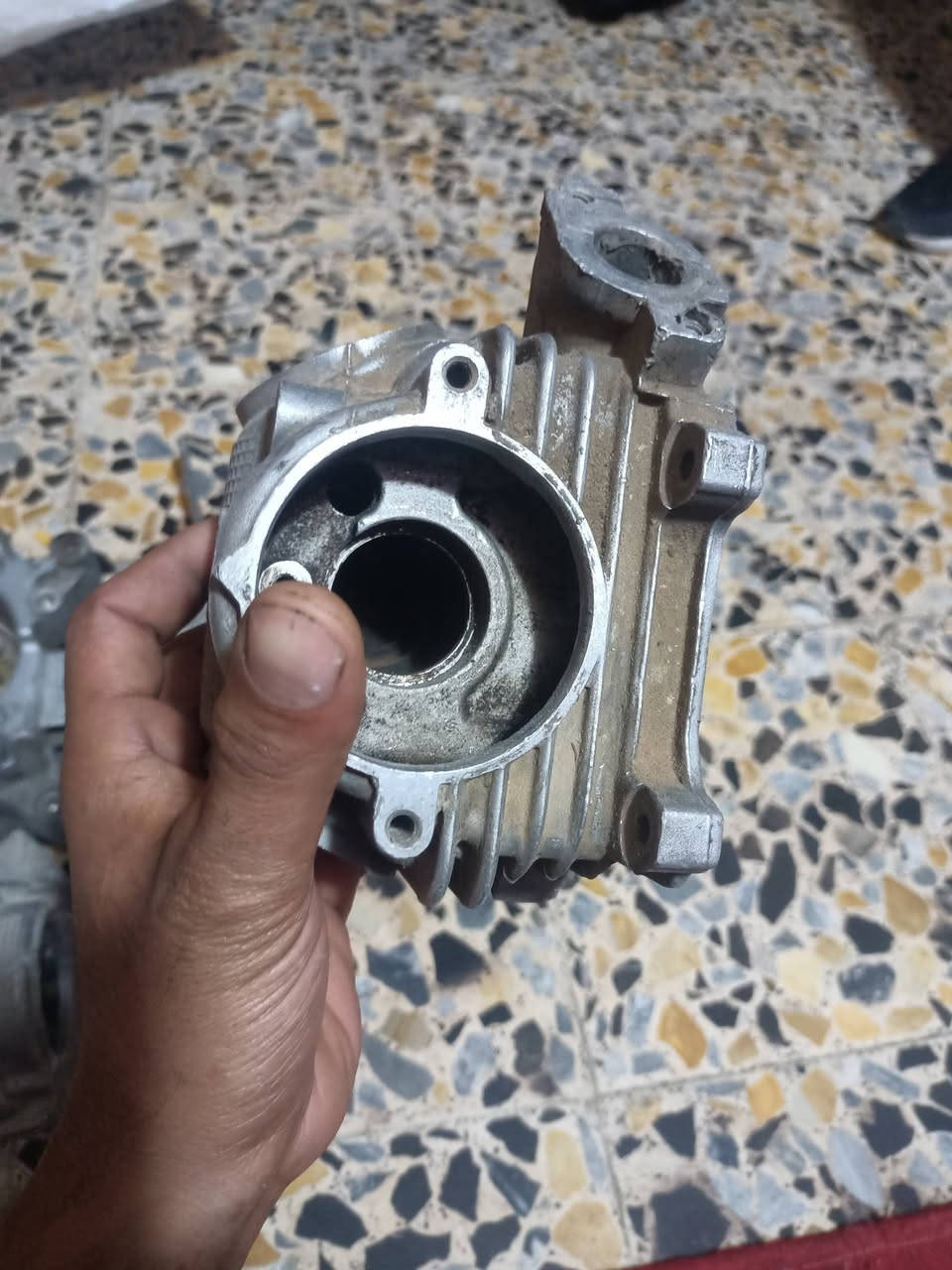 السلام عليكم فشك مال ماكس 120
كورات مال 120 

مكاني بغداد جميله 
***********
