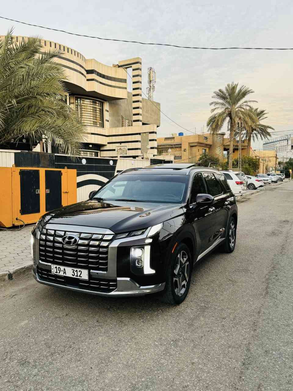 السلام عليكم هونداي بلسايد 2023 فول مواصفات فئة المتد 1/1
بصمة تشغيل وابواب
فتحتين سقف
بردات خلفي 
4 كامرات محيطية 360 درجة
ليد امامي خلفي LED
ويل 20 انج المرغوب
اشاير بلمري
رادار امامي وخلفي وجانبي
تحديد مسار قياده ذاتية
تدفئة وتبريد كشنات امامي وخلفي
داخل جلد
7 راكب سياحي كشن منفصل
حساس امامي خلفي
اوتو هولد اطفاء ذاتي
كشن خلفي كهرباء قلاب 
ثلاجة بلجكمجة
تبريد وتسخين كلاصات
شحن لاسلكي 
محرك 3800 
ماشية 47 الف  بحالة جداً ممتازة ومستوردهة ع ايدي كلشي ع وضع الشركة اي شي ما مفتوح بلسيارة
رقم مميز ثلاثي بأسمي تريدهة مع الرقم او بدون هم عادي
وبيهة بعد هواية مواصفات
حادث السيارة ربع دعامية امامي والبنيد بي فقط بارد واني صبغته بلعراق بدون ايرباك كلة سليم
والسونر مرفق بلمنشور
مكان السيارة كربلاء 
للاستفسار اكثر ***********
