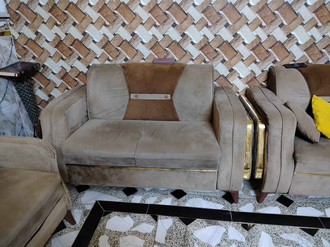 تخم للبيع تفصال مو سوكي عشره مقاعد سعر ٣٠٠ وبي مجال مكان بلديات شارع مصرف


**إذا كنت صاحب هذا الإعلان وتريد حذفه لأي سبب، رجاءا أرسل رسالة إلى الدعم الفني**