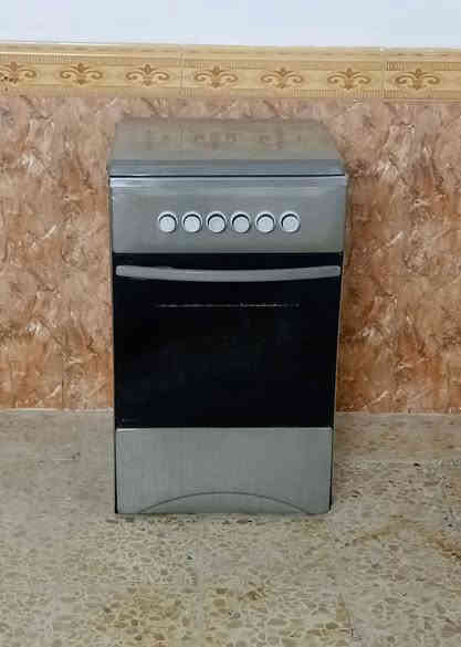 طباخ 4 عيون شغاله عل فحص السعر 75 الرقم بي واتساب ***********
