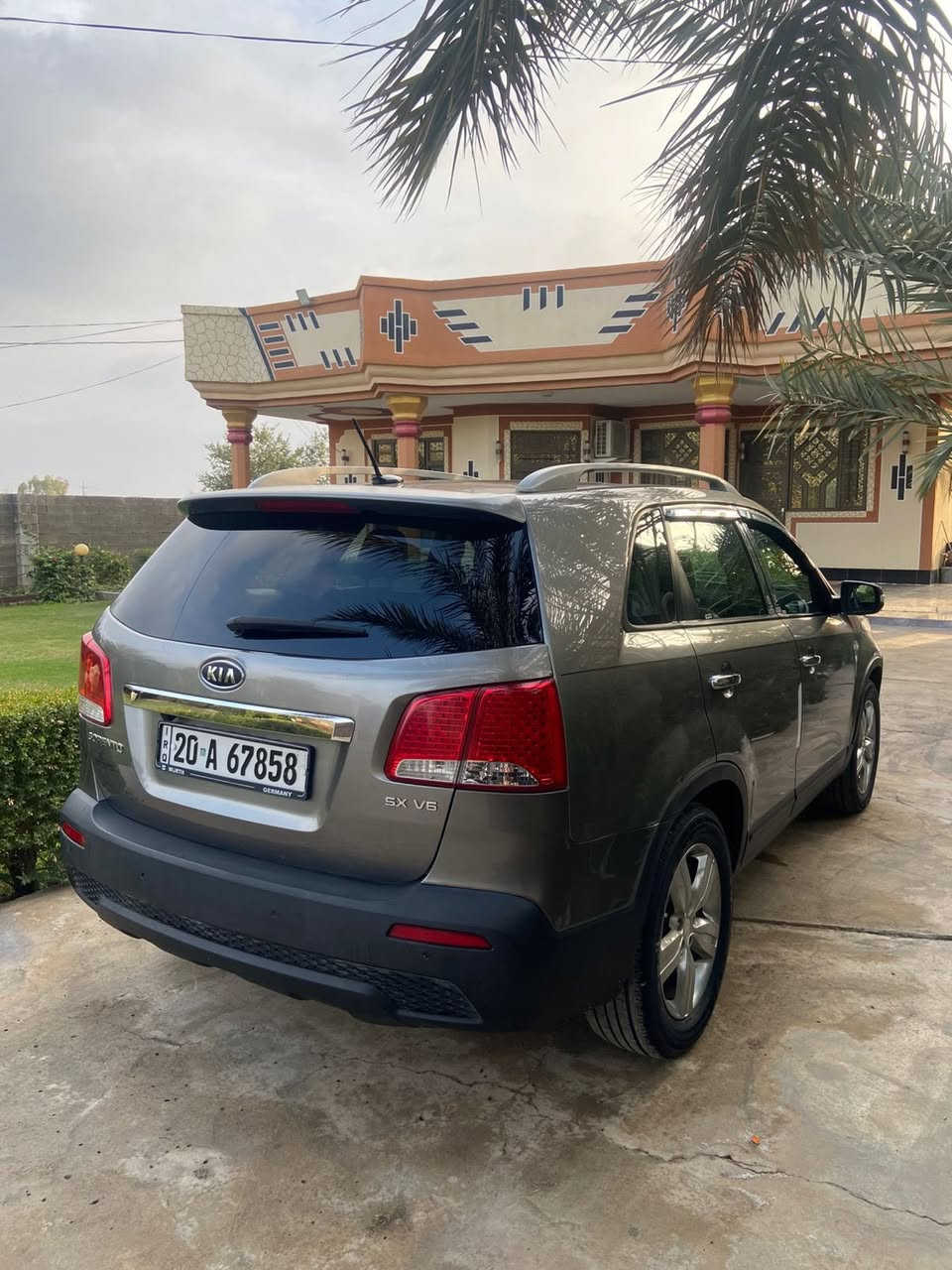 السلام عليكم للبيع سورنتو 2013 امريكي فول فول  مواصفات محرك 6 سونار موجود .*********** اراوس بسورنتو من 16 -20
