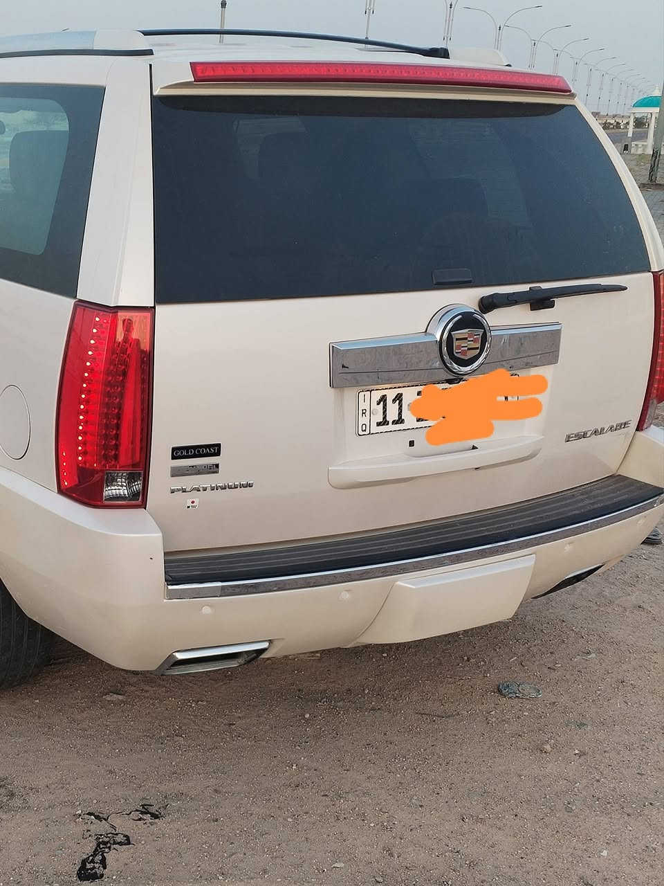 سلام عليكم كاديلاك اسكاليد مديل ٢٠١٢ كفاله عامه  فول مواصفات مكينه ٦٢٠٠  سعر ٢٤٠ وبيه مجل قلايل رقم بغداد نكايزي رقم ***********
