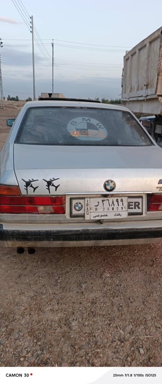 السلام عليكم 
للبيع بيئم 735 موديل ٩١ محرك گير شاصي كهربائيّات مكفول مصبوغه عام جماليه قرفه جديده قبل سبوع دوشمتها اب 500الف سعر 60 مكلف بلنشر رقم صاحبها *********** اي ستفسار اتصل بل رقم
