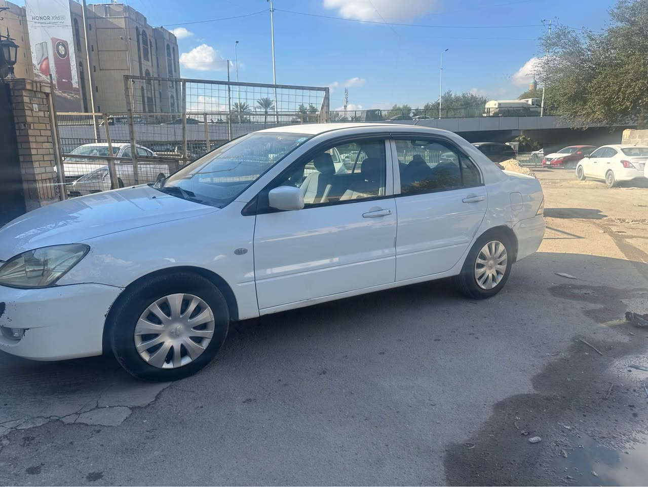 لانسر موديل ٢٠١١ السونار مرفق وياها بيها بارد فقط 
الدعاميه الاماميه مبدله محرك ٢٠٠٠ شادلها السياره نظيفه السعر ٨٥ 
العنوان بغداد شارع حيفا او حي الاعلام 
للاستفسار الاتصال على 
*********** بغداد, العراق
