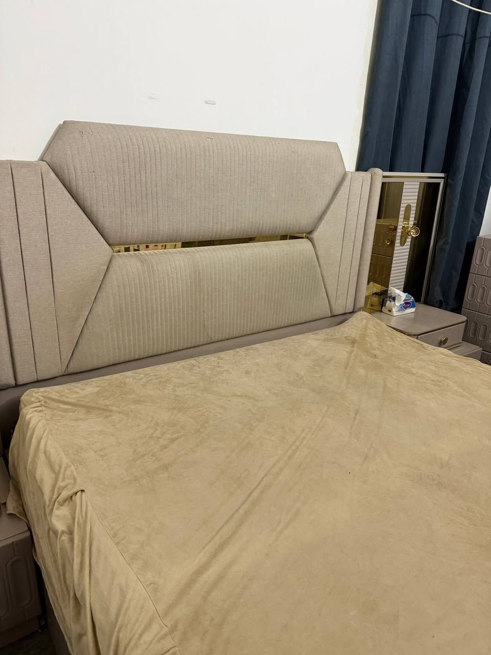 غرفه نوم 9 قطع نظيفه مصار هوايه مشتريها بس متروكه جانت كل غراضها موجوده حتى اليدات والاضاءة والطابوريه والتخته والمرايه الطويله السعر مليون و٣٠٠ وتعالو وشوفوها بعينكم اذا تحبون


**إذا كنت صاحب هذا الإعلان وتريد حذفه لأي سبب، رجاءا أرسل رسالة إلى الدعم الفني**