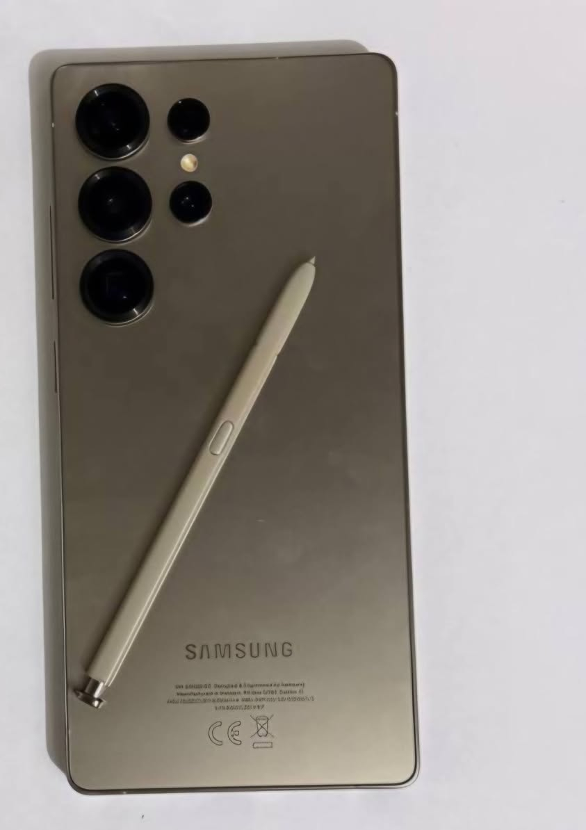 S25 ULTRA وكالة صارلي شهرين من اشتريته شخط مابي سبب البيع مستخدم ايفون وما متعود على النظام
السعر خاص.


**إذا كنت صاحب هذا الإعلان وتريد حذفه لأي سبب، رجاءا أرسل رسالة إلى الدعم الفني**