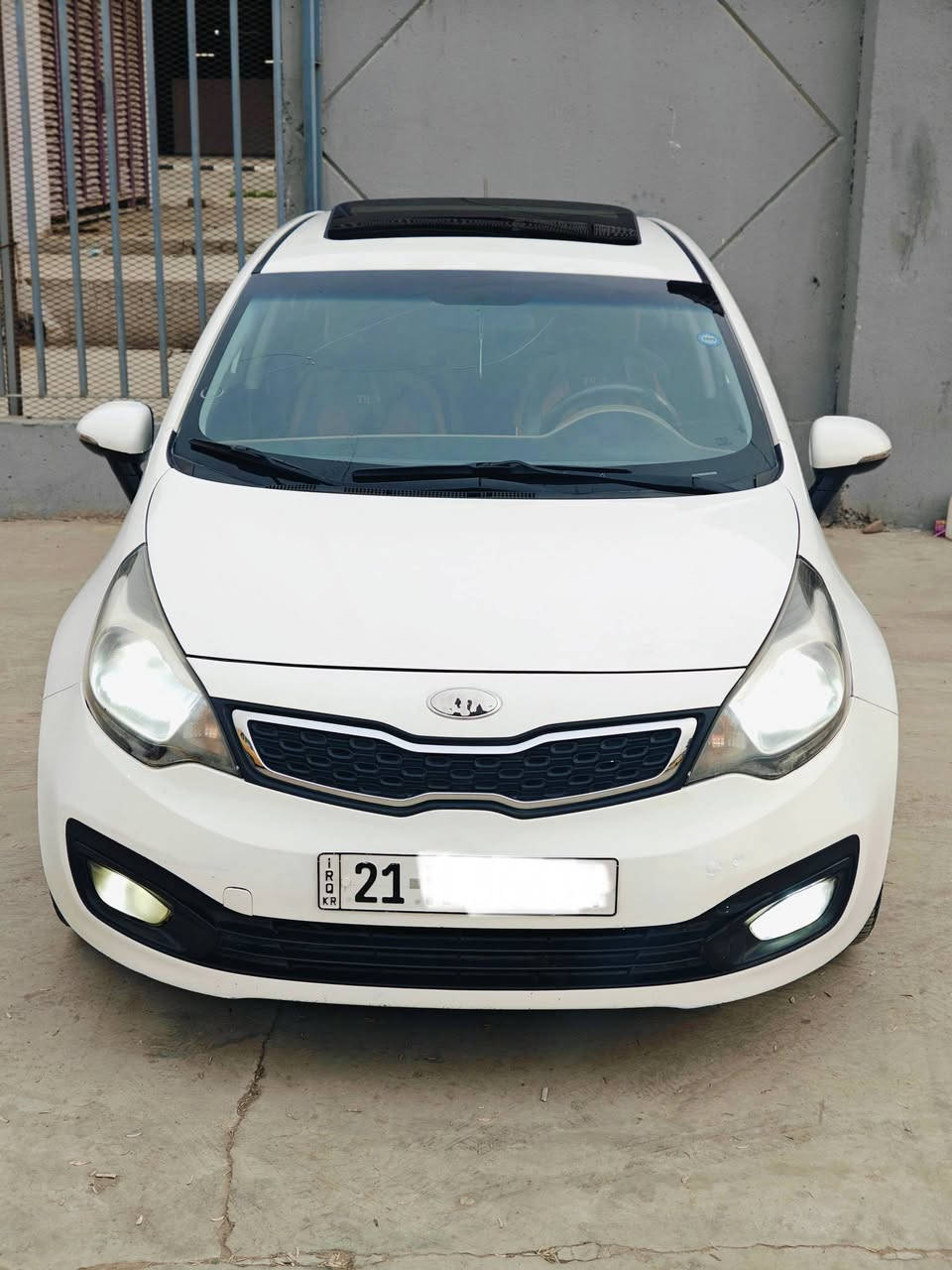 مرحبا
كيا ريو 
موديل 2014 
خليجي 
مكفوله من ضربه وصبغ وتبديل 
السونار مرفق مع المنشور 
فول مواصفات من عدا البصمه 
الموصفات 
فتحه سقف 
مكينه 1600 دوش دبل قطره 
اشاير ب المري 
مري شفط 
شاشه كبيره 
كامره دواره 
حساسات 
تحكم استيرن جهتين 
ماشيه 115 الف 
5 ويل كب 
لايت زنون 
سياره جاهزه للاخير مابيها كل نقص 
رقم سليمانيه 
تحويل مباشر 
مكاني بغداد 
ه‍ ***********
