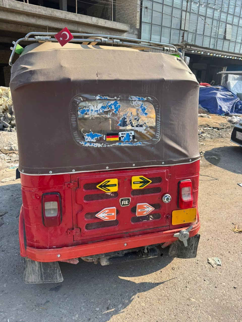 السلام عليكم تكتك ١٨ للبيع رقم وسنويه للستفسار عله هاذ ارقم *********** التكتك خير من الله مكاني بغداد
