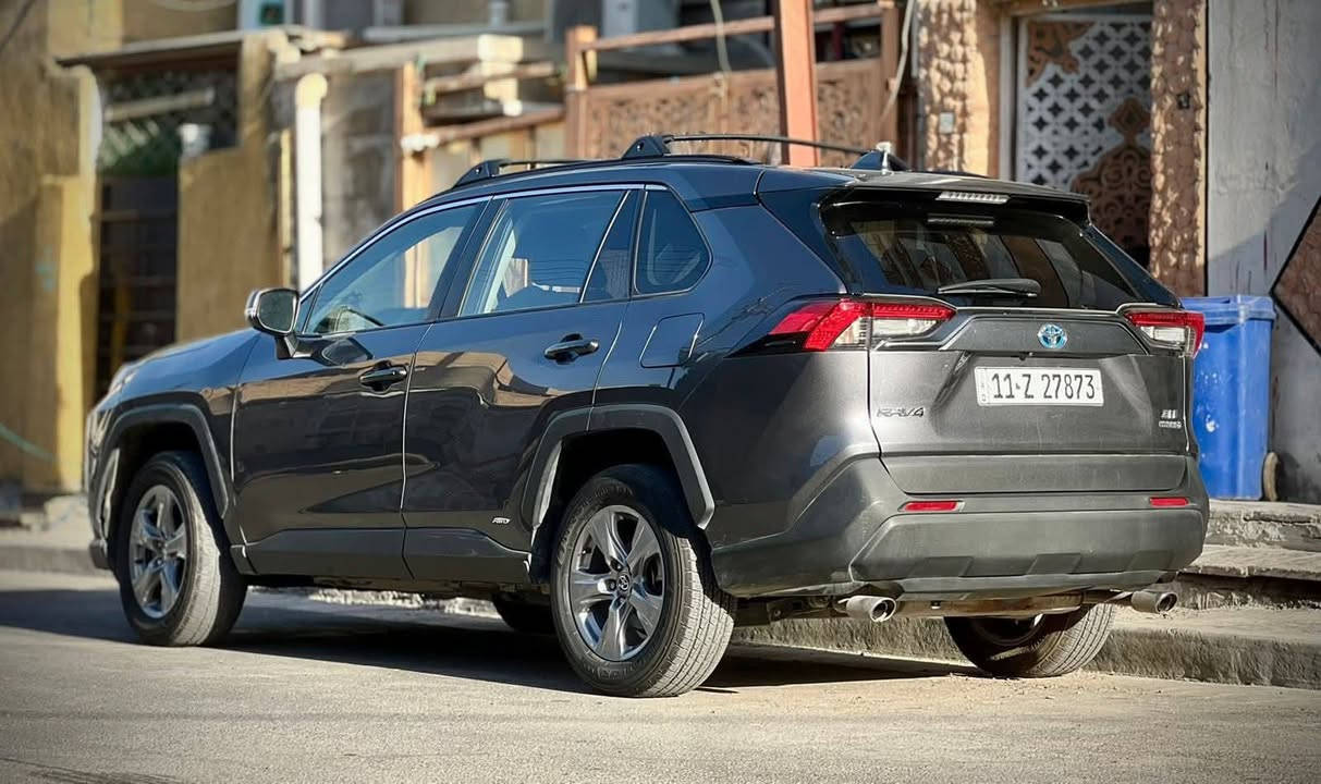 السلام عليكم راف فور  2024
RAV4  (هايبرد)
 الفئة / XLE
محرك 4 سلندر 2.5
حوالي 203 حصان 
الگير أوتو 8 سرع
 السيارة وارد أمريكي 
الحادث البنيد امبدل جاملغات الامامية صبغ  
السيارة جاهزة وحلوة 
ماشية(30m)

اللون رصاصي غير محدد
رقم بغداد دولي بأسمي تحويل ثاني يوم
الموقع(بغداد الجديدة شارع المسبح) 

رقم الهاتف ***********

السعر (215)وبيهة مجال

