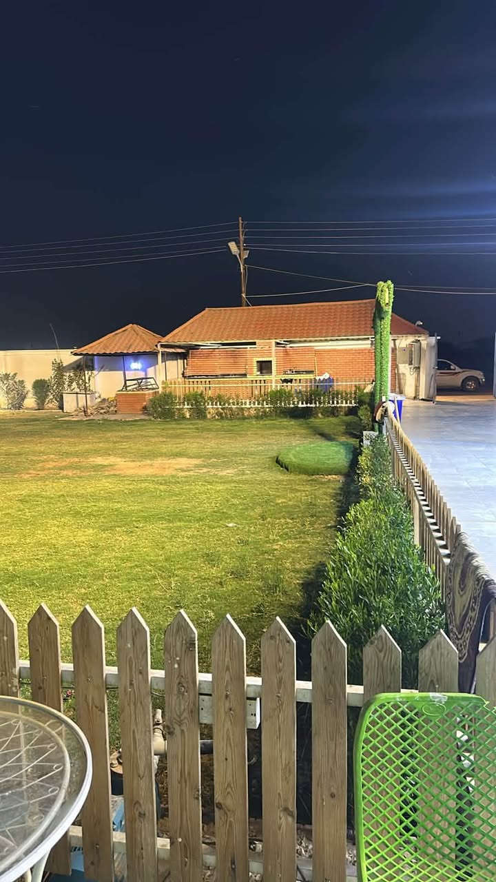 مزرعة للإيجار اليومي 🏡🌳
📍 الموقع: بغداد – الكرغوليه

✔️ أجواء هادئة ومناسبة للعوائل والشباب

✔️ مساحة واسعة وخدمات متوفرة

✔️ مثالية للراحة والونسة

📌 للحجز والاستفسار يرجى الاتصال أو المراسلة على واتساب: 

 ***********📞

 موثق في تطبيق اجرلي لسياحة المزارع في العراق 🇮🇶
