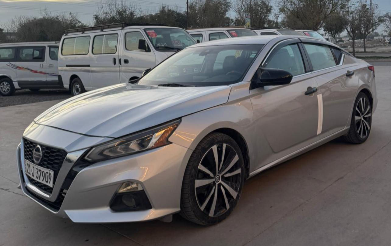 سلام و عليكم

نيسان التيما 

 موديل 2021 

مواصفات SR

ماشيه 66 الف فقط 

سنويه جديده

رقم سليمانيه

فقط بنيد صبغ وشبر باب سكن 
ايرباك راجع سستم 

مكينه كير وضع شركه 

رقم ***********
152$ وبي مجال
