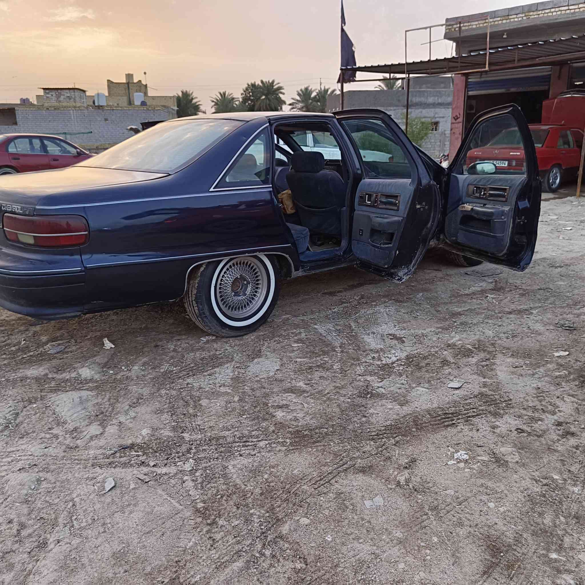 السلام عليكم..
دولفين ٩١ رقم بغداد دولي 
كير ومكينه ٣٠٠٠ آلاف ديلكو  ياباني 
 تخم تاير حداديه تبريد جاهزه من كل شيء.
مكانها ناصرية ناحية الفضليه للاستفسار ***********
السعر 30
