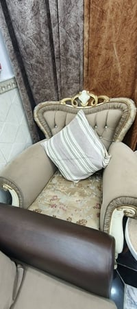 كراسي ثنين تفصال اي ضرر ما بيهن مكاني بغداد مدينة الصدر 07752863248