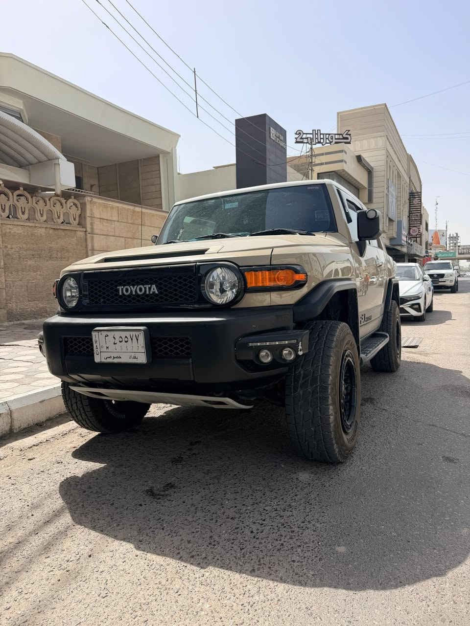 السلام عليكم 
Toyota FJ للبيع 
موديل 2012 
السياره ماشية 117 حقيقي 
كفاله من الصبغ 
السيارة مرفعه وعليه حداده off-road remdax و profender 
تاير حجري نظيف وويل beblock 
للبيع السعر 265 وبيه مجال بسيط
***********
