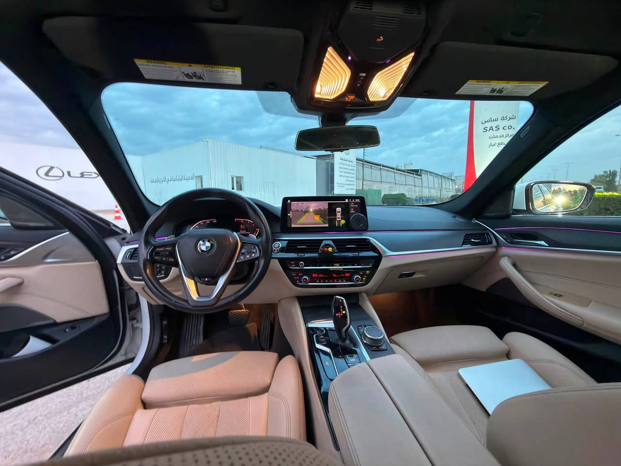 السلام عليكم
Bmw 530i 2022
كلين تايتل ( مكفولة تماماً السيارة ) 
ماشية 54 ميل

للتواصل : ***********
المواصفات
داتا شو 
سستم صوت هارمن كاردن
تدفئة كشنات وستيرن
رادار امامي
تحديد مسار 
سلايد
انارة داخلية محيطية ١٢ لون

سعر : 345

