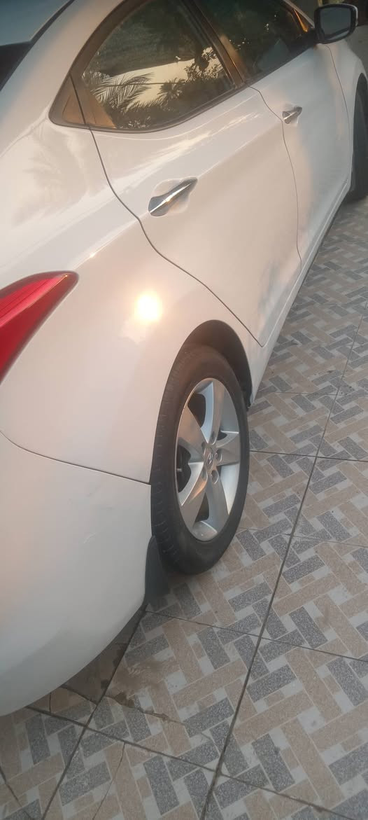 السلام عليكم النترا ٢٠١٤ رقم بغداد ماشيه ١٢٤  مكفوله من الصبغ والتبديل عدا المأشر عليها حجم المكينة ١٨٠٠ ممفتوحه موصفات فتحه سقف مري شفط تحكمات اشاير بالمري يدات نيكل مكانه السياره بابل الحلة سعرها ١٢٤  ***********
