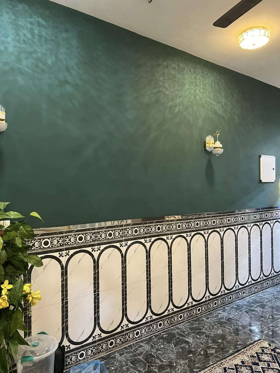 دار للبيع مساحة ١٠٠ متر.  واجهة ٦ وربع. موقعة بداية منطقة شفتة موقع ممتاز. 
طابقين ٣غرف نوم صالتين  طابو زراعي سند ٢٥ 
مطبخ  صحيات  بناء حديث للاستفسار ***********
