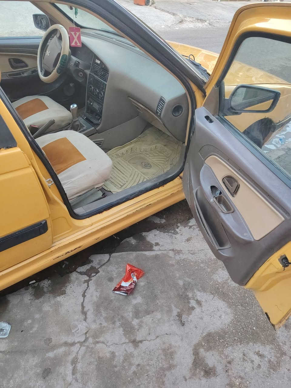 سلام عليكم بيجو لميس 15 بيه صبغ 3قطع مكينه وكير جديد شادهن سعر 27 وبيه مجال حك جيتك رقم انكليزي بسمي السياره مكانه بغداد الحبيبية ***********
