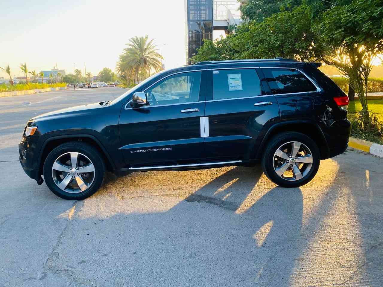 چيب Jeep شيروكي لمتدد 2016 فوووول مواصفات للاخير
بيع مستعجل 197 $ 
المواصفات 
بصمة تشغيل 
بصمة أبواب 
صندوق كهرباء 
دمام خلفي 
بانوراما 
كشنات كهرباء 
المقاعد الاماميه تدفئه تبريد 
المقاعد الخلفيه تدفئه فقط
تشغيل عن بعد  
داخل جلد اسود 
شاشه تدعم كار بلي 

زرع لد عدسات زنون عالي وناصي الاصلي 
شاد شاشة اصليه موديل 2020  
تخم تايرات جديد 
صدر امامي خلفي جديد 
باتري شديته بيدي جديد 
شاد دوسات أصليه سود 
رقم دولي الجديد اربيل هزه وسنويه جديده وباسمي تحويل مباشر 

ملاحظه
حادث السيآره كلش حلو قطعه وحده الباب الخلفي بدون دواخل بدون ايرباك والباقي كفاله عامه من الصبغ 

مكان السياره بغداد العامريه 

*********** اتصال فقط 
*********** واتس فقط
