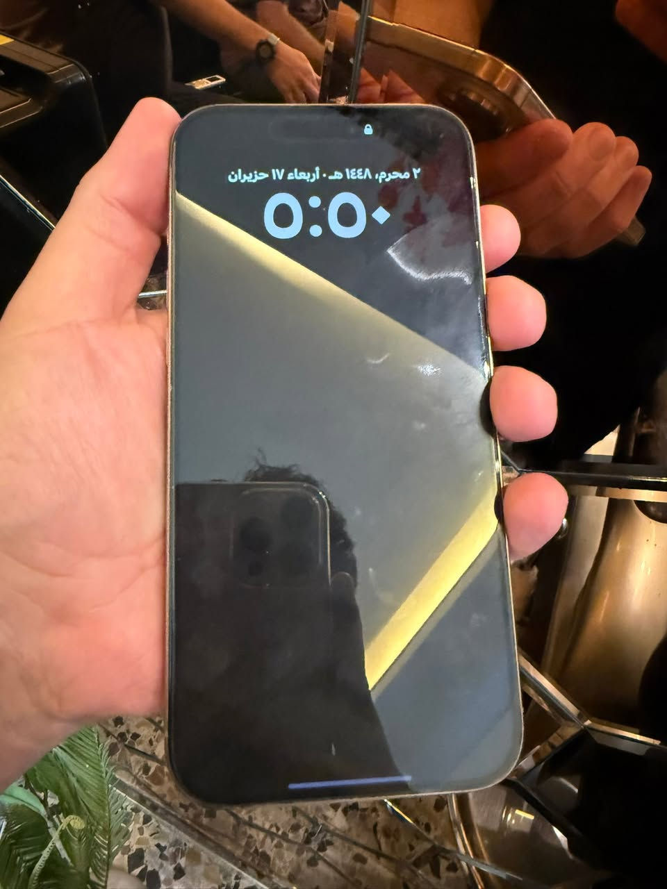 ايفون 16 pro max
ذاكره 256
بطاريه 96
لون المميز (وجهاز بعده بلضمان مال شركه)
بغداد حي العامل
السعر 1525 بيه مجال كلش قليل 
***********
