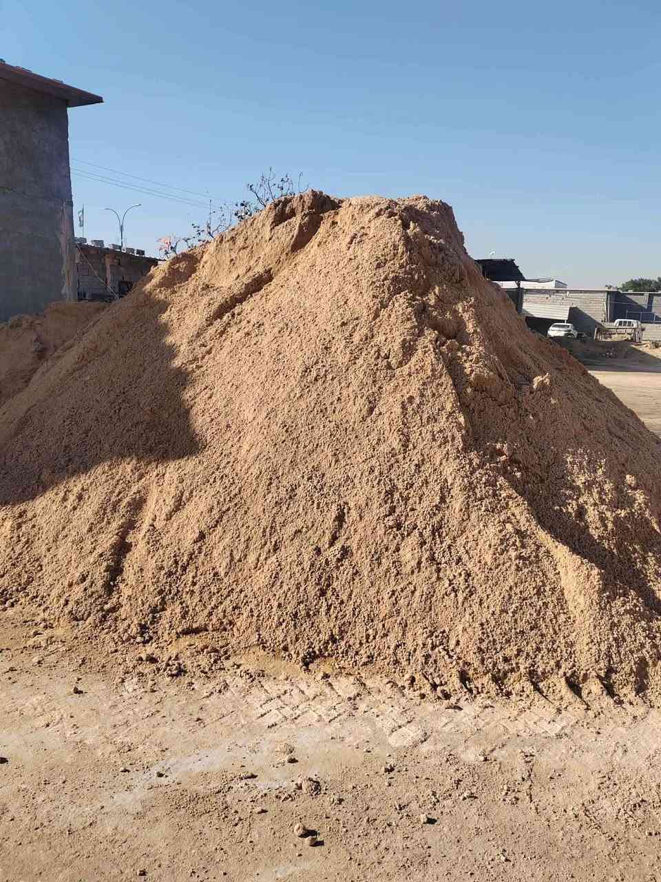 السلام عليكم
سبيس 
رمل 
رمل احمر 
حصو 
جص 
طابوق جديد نجيب لك من المعمل لا تريد 2000 4000

***********
