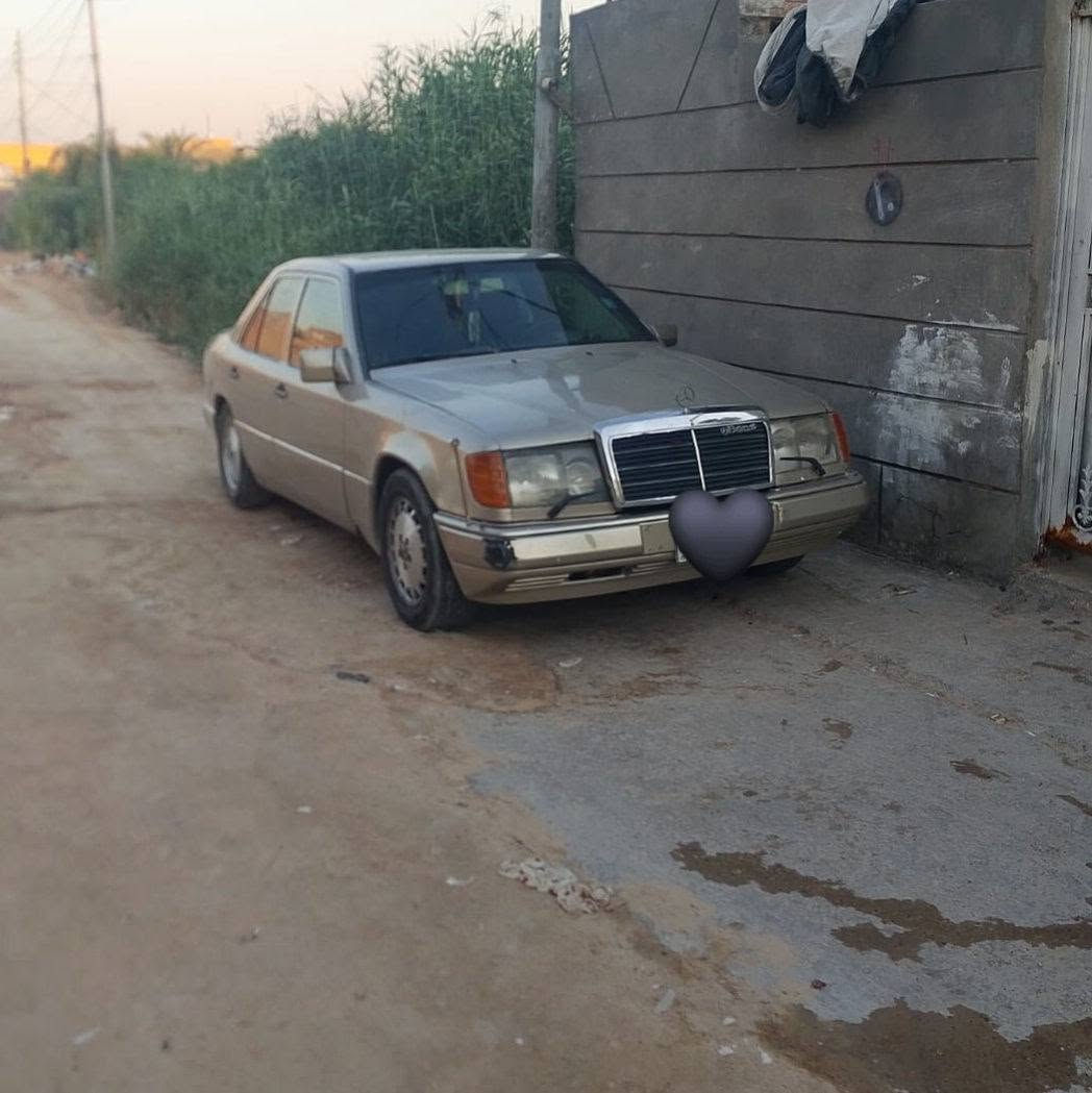 السلام عليكم سياره للبيع مابها كل نقص مال جناي مارسيدس دب موديل 1987سياره بسمي كربلاء عطيشي  ٤٨ وبيها مجال ***********

