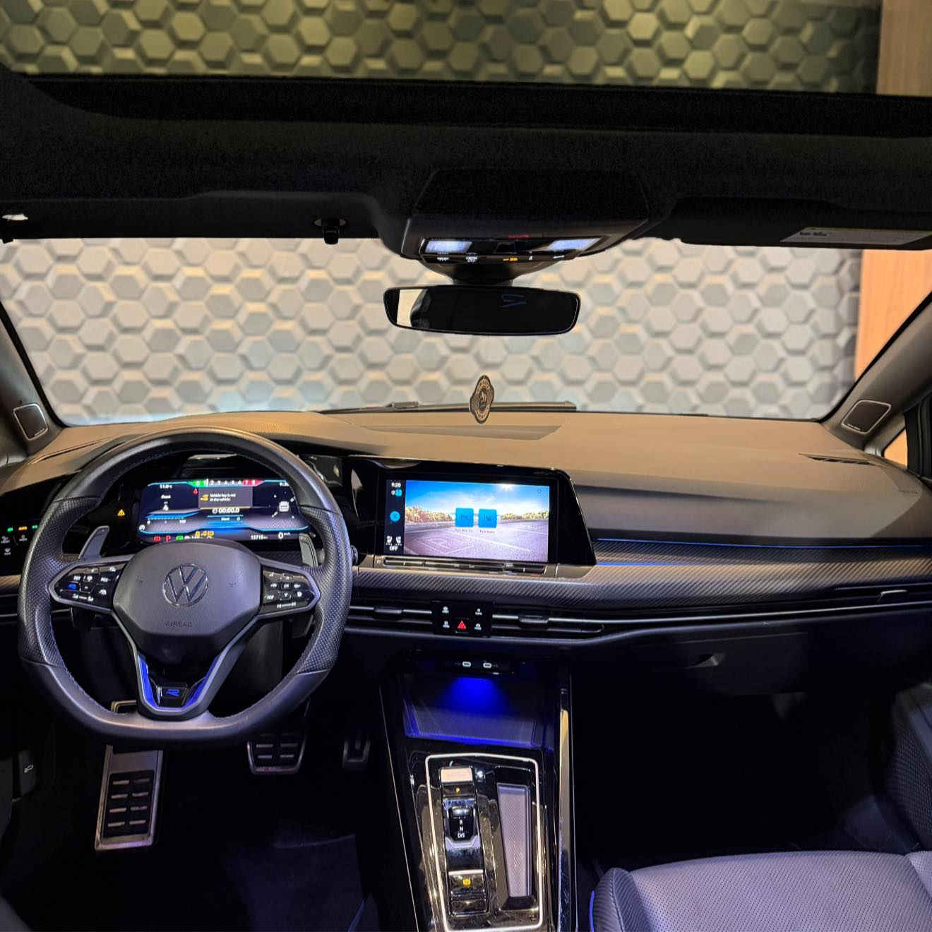 ارخص سعر بكل العراق : 249$ ورقة 🔥🔥🔥
volkswagen Golf R💙 20th anniversary edition
موديل 2023
ماشية 9 الف 
لون مميز فول مواصفات
(بانوراما وبصمات وداتاشو وكامرا وحساسات وكشنات جلد تدفئه وتبريد وصندوك كهرباء و انضمات قيادة رياضية  وبقيه مواصفات ال R

السياره وارد امريكي بيها جاملغ و بنيد صبغ بدون دواخل بشرط
گير ومكينه بشرط

السعر : 249$ ورقة 
للاستفسار: ***********
‎العنوان: السليمانية المعارض الجديده شركة ازمر اوتو معرض رقم ٣٤
