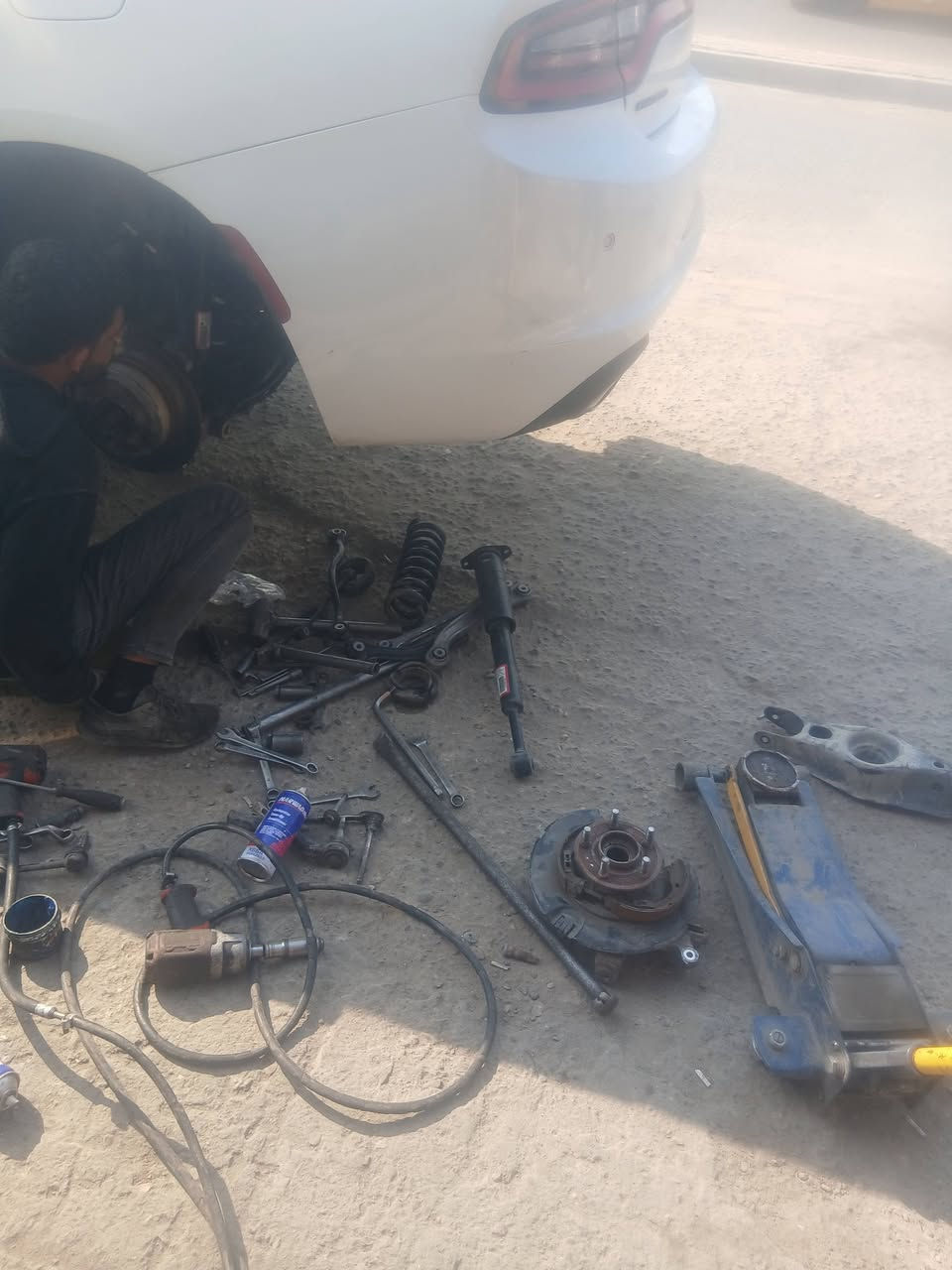 ٢٠١٧ بلاك توب
مصبوغ حزام مبدل فقط جاملق بدون ايرباك 
رقم واسط دولي 
شنو ابالك مواصفات بيها عدا الفتحة السعر ١٦٠ سيارة بيه نقص دبلات امامي 
والباقي اني على ايدي الله شاهد كير مكينة تجي تفحص واني خادم 
الشراي يتصل ويشلع عيوني 

***********
