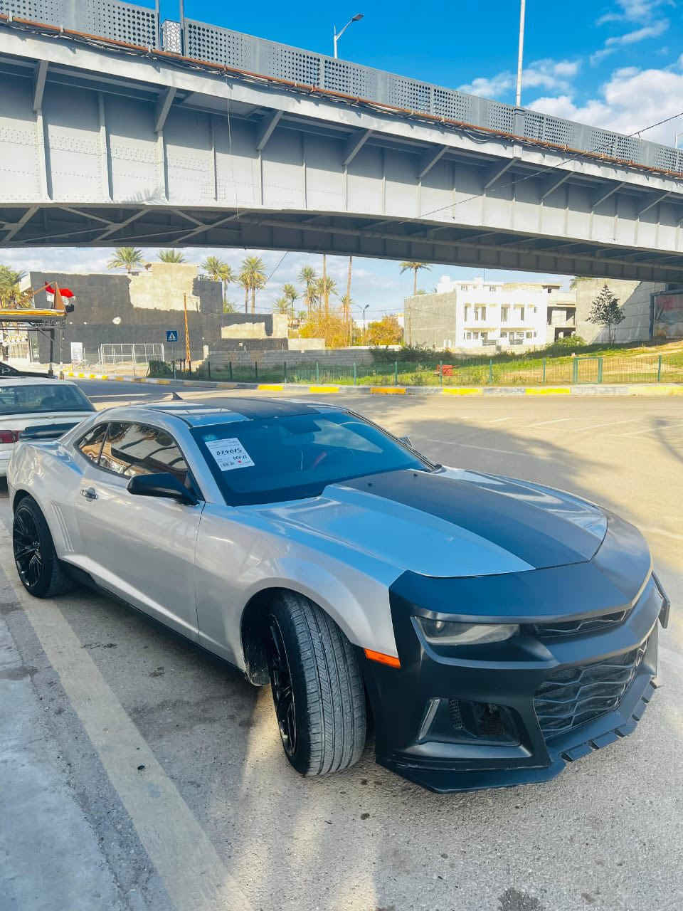 السلام عليكم للبيع كمارو مديل 10محدثه 18رقم بغداد   الجديدمشروع وطني   بسمنه تحويل مباشر
 لون سلفر 
حادث جاملغ خلفي مال امريكه بس اني ابيع احزام 
شرط بدون شواصي بدون كص بدون لغود كفاله 
  كير محرك مكفولات شرط
 تبريد  شغال
 كهربائيات جديده لايت زنون عالي ناصي حداديه حلوه 
للبيع امراوس حسب القناعه 
العنوان ديالى بعقوبة 
لاستفسار ***********
