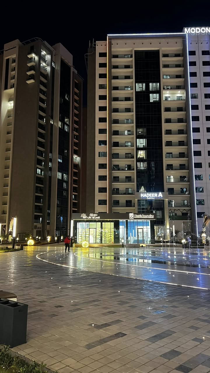 🪩 شقة للإيجار

📍 العنوان / مجمع البروج السكني
📐 المساحة / 197م
🏬 الطابق / 14

🔹 3 غرف نوم
🔹 مطبخ كامل
🔹 جاهزة للسكن (زيرو)
🔹 إطلالة مميزة على البوليفارد

💰 السعر / 1200$
📌 الدفع / مقدم 6 أشهر

📲 للتواصل واتساب: ***********
