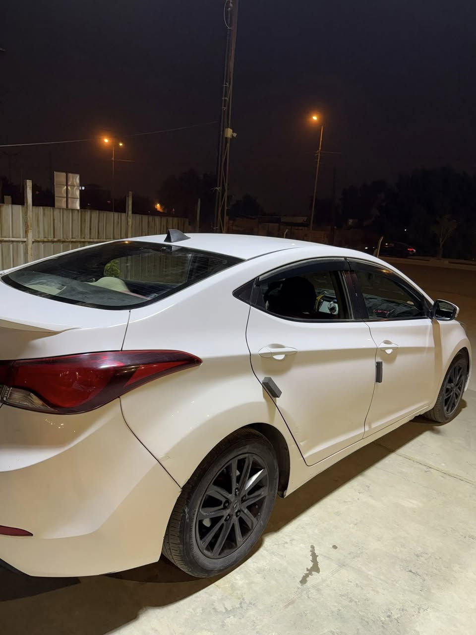 النترا ١٦ خليجي 1800 دوش مصبوغ حزام مكفولة من الحادث بيناتنا سونار وين ميعجبك  ، كير ومكينة وتبريد خير من الله سيارة مال جناي مكانها بغداد الاعلام ***********
