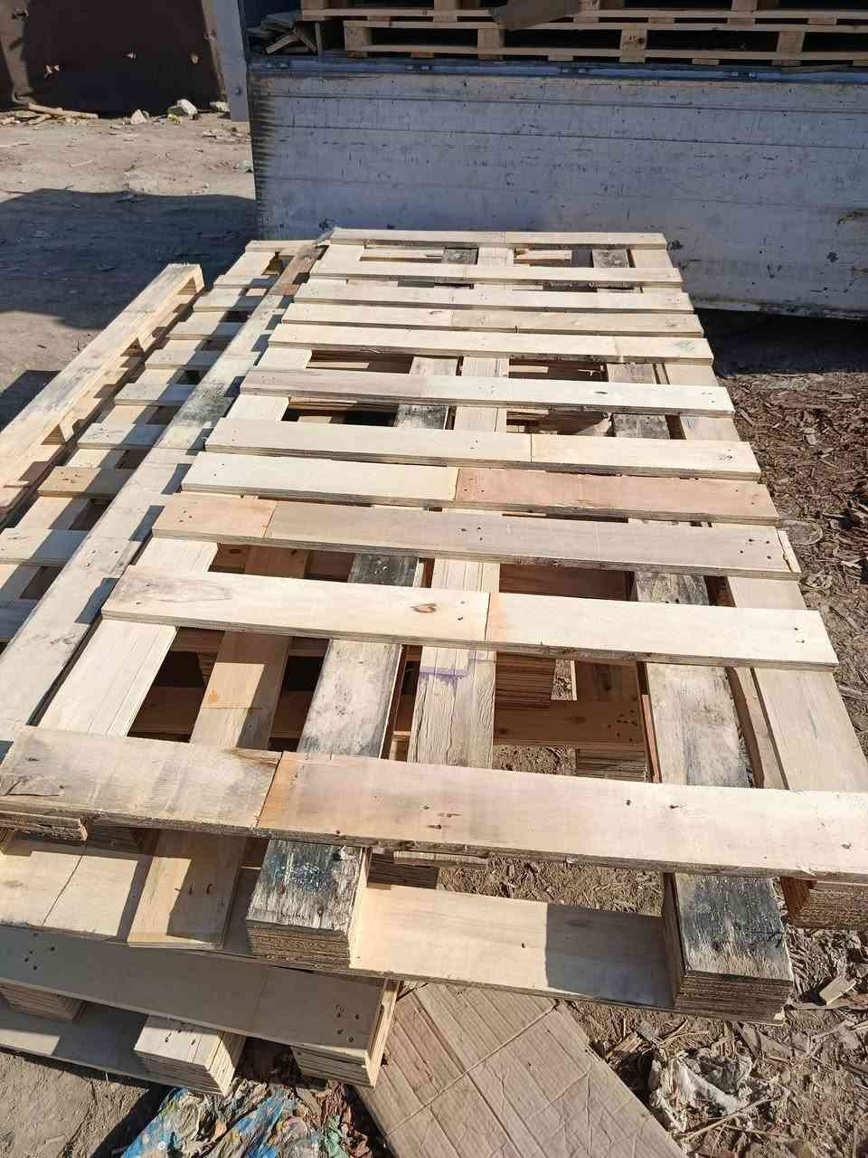 سكيب بلوك طول مترين وربعين في متر وعشىره
العدد50مكان بابل يوجد توصيل سعره القطعه 7
***********
