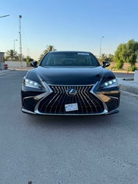 لكزس es300 2024 هايبرد  مقاعد كهربائية تدفئة تبريد (جلد)+ ميموري سيت +...