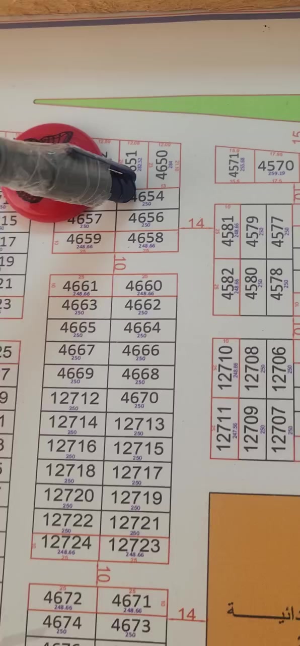 قطعة توزيع الغاز شارع ١٤متر حرفTمقابل الخدمات والخضراء جاهزة للبيع بسعر مناسب الشراي يتصل ***********
