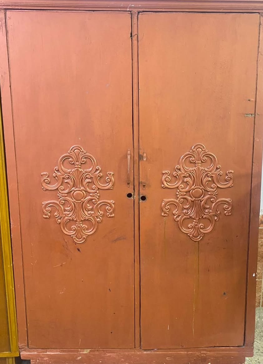 السلام عليكم كنتور صاج باب اول   للبيع مكان البصرة الجمعيه اسكان الموانئ السعر 75  التواصل على الرقم *********** فقط واتساب
