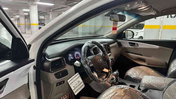 السلام عليكم  للبيع فقط 
الي يدور جديد اخت الزيرو فابلون الشركه بيه السياره مخزونه
كيا سورنتو موديل 2020 خليجي ستلام. شركه على يد وحده من الزيرو كفاله عامه والشخط والرصعه 
مكفوله من كلشي بشرط الفحص 
ماشيه32 كيلوحقيقي 

الموصفات 
⚜️صندوك كهرباء ⚡️ 
⚜️بصمه 4
⚜️بردات
⚜️ثلاث وضعيات قياده
⚜️كشنات جلد 
⚜️كراسي كهرباء
⚜️مانع نزلاق 
⚜️حساس امامي
⚜️حساس خلفي
⚜️كامره خلفيه دواره
⚜️شاحن لاسلكي 
⚜️شاشه 
⚜️▪️7راكب 
⚜️▫️ 6سلندر 
⚜️▪️ 3قطع تبريد
⚜️فول تحكم
⚜️كراسي جلد اوف وايت
⚜️سبير منزل
⚜️مري شفط
⚜️ويل كب 20كروم بلاد
العنوان بغداد العامريه 
السعر 278$$
اللاستفسار(‏‪***********‬‏) بغداد
