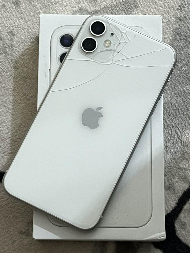 السلام عليكم ١١ عادي ذاكرة ١٢٨
جهاز مبدل شاشه وظهر مكسور 
 البطارية ٧٣ بلادي  شرق اوسط
كارتون اصلي بدون شاحنه سعره ١٧٥
مكاني ميسان العماره


**إذا كنت صاحب هذا الإعلان وتريد حذفه لأي سبب، رجاءا أرسل رسالة إلى الدعم الفني**