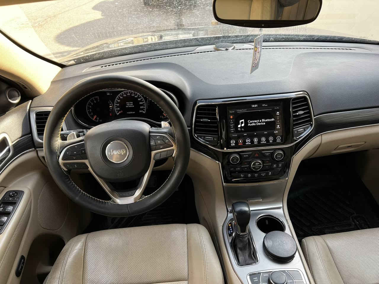 سلام عليكم
جيب ليمتد خليجي فول مواصفات موديل 2019 

السياره من هيه وزيرو بالشحن صار بيها ضرر بسيط بمقدمه القماره نصبغ شويه بيها مع تبديل الجامه الاماميه وشويه بارد يم الباب والبقيه مكفول من صبغ وتبديل وصورة السونار مع الصور السياره ع ايد وحده وكلشي ع البلادي ماملعوب بيها حتى العده وياها ماشيه 112Km 

رقم اربيل القديم باسم شركه يحتاج تبديل وبليعجبك تريد مداور تريد وكاله 

السعر 243$

***********
