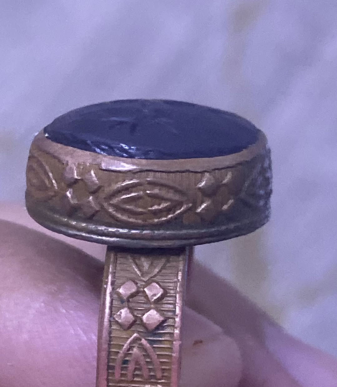 لبيع محبس قديم كلش نحاس يسمونى حجر هبهاب جامد  ومنقوش عليه هذا الكتابة 
هاي القطعة تعتبر اثرية سعرها ب٦٥ الف مكاني كركوك


**إذا كنت صاحب هذا الإعلان وتريد حذفه لأي سبب، رجاءا أرسل رسالة إلى الدعم الفني**