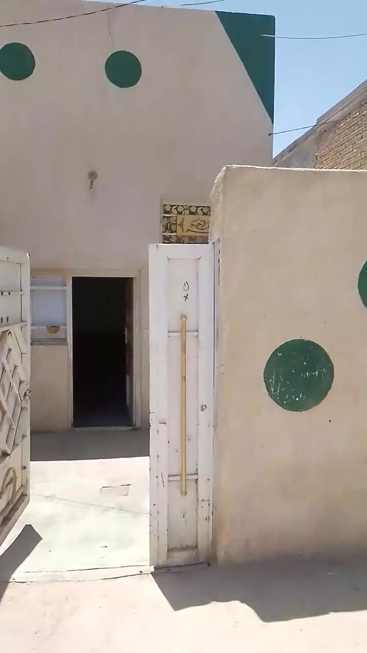 السلام دار للرهن 100م كربلاء الامن الداخلي منطقة 22 طابق ونصف الارضي غرفة نوم صاله استقبال مطبخ صحيات داخليه وخارجيه/ الطابق الثاني غرفة منام وصحيات سعر الرهن.   20 قفل / *********** / ***********
