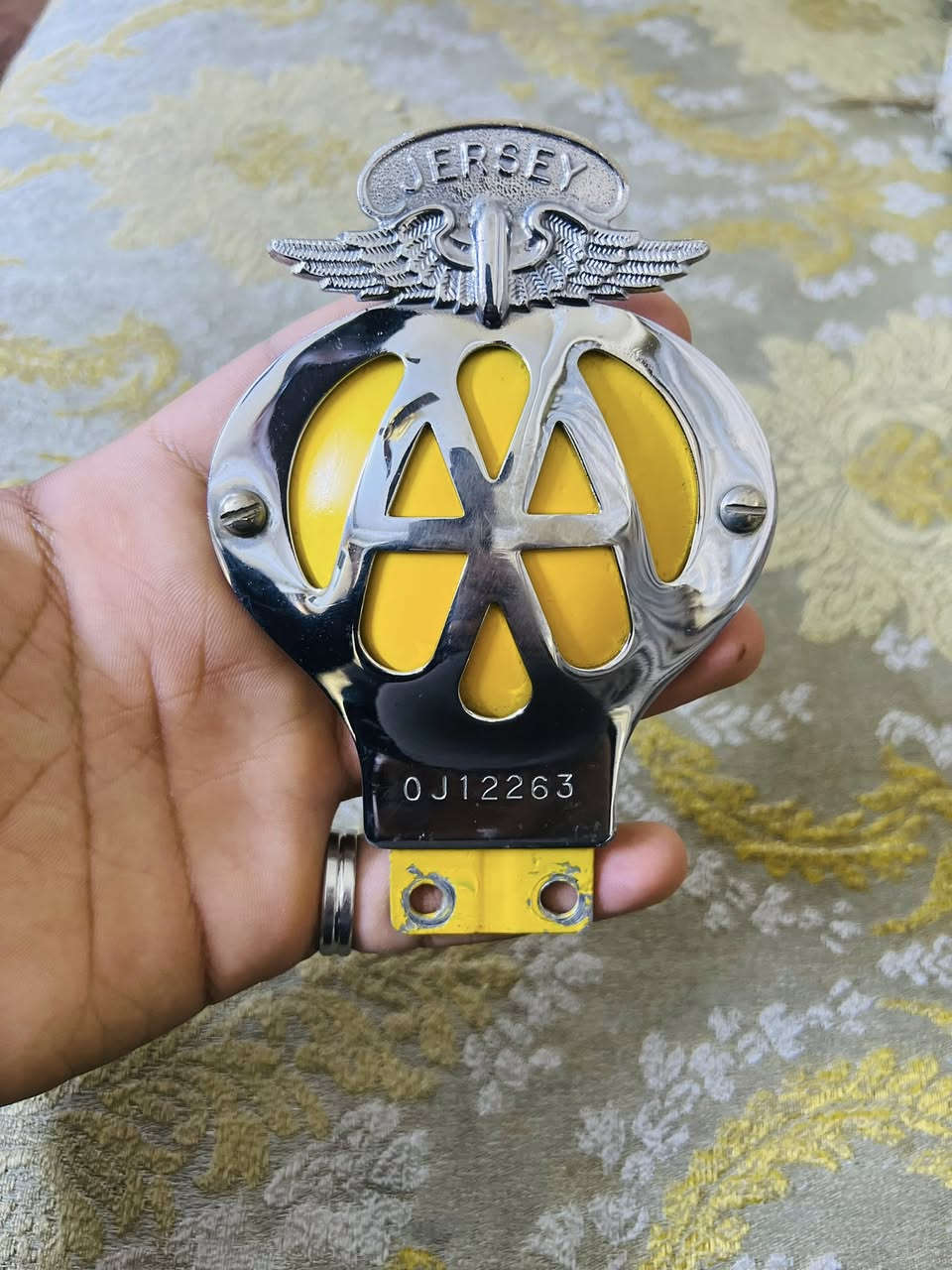 من رخصة الادمنيه
باج AAفحص طويل ((بلادي))ممصبوغ 
مكاني شعب شارع الاسواق 
          سعر 200
***********
