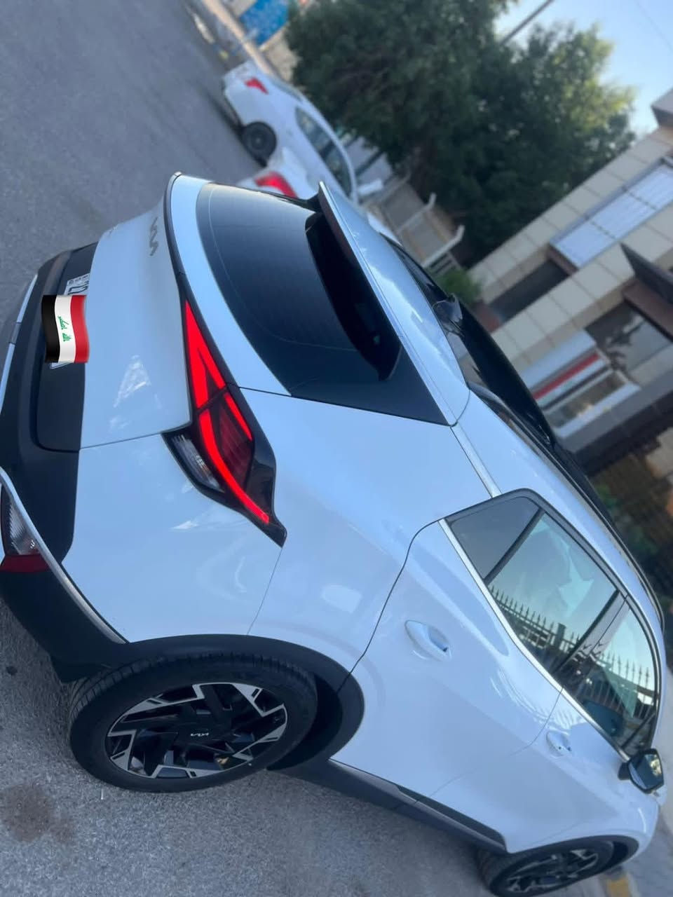 بيع كيا سبورتج موديل 2024
مكفولة كفالة عامة 
بأسم شركة معروفه في اربيل 

اضمن لك الوكاله او التحويل باسمك

ماشيه 16 الف بعدها على وضع الشركة 

المواصفات:

فول مواصفات

•محرك 2000 دوش 

• ⁠بانوراما

• بصمة تشغيل + تشغيل عن بعد+ جنطة كهرباء+ مري شفط

• مقاعد أمامية كهرباء مع تدفئة وتبريد 

* شحن وايرلس

* تدفئة الاستيرن 

• كاميرا خلفية

• حساسات أمامية وخلفية

• تبريد قطعتين

• درايف مود - أوتو هولد - نظام منحدرات

• هاند بريك بصمة

• مرايا كهربائية

• بصمة ترحيب

٠نقط عمياء بالمري

السعر 247 ورقه وبيها مجال  قليل حك الجيه 

***********
