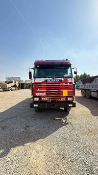 سكانيا للبيع سياره ٤٣ مكينه ١٢ ونص مجموعه مان نص جي اف بوربرين جبير مك...