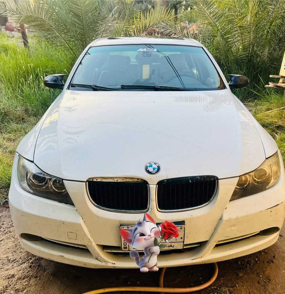 E90 موديل 2007 وارد أمريكي  مكفولة ما عدا رصعات وبارد التكم الخلفية قليل 
شاشه وكاميرا 
محرك 6 سلندر N52 نوزل قصير 30 
للتواصل واتس اب 
***********
