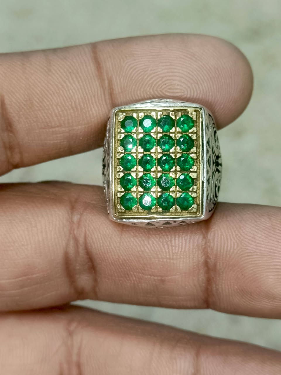 محبس مطعم بحجر زمرد صياغه يدويه جميله قياس 23سعر 70بغداد


**إذا كنت صاحب هذا الإعلان وتريد حذفه لأي سبب، رجاءا أرسل رسالة إلى الدعم الفني**